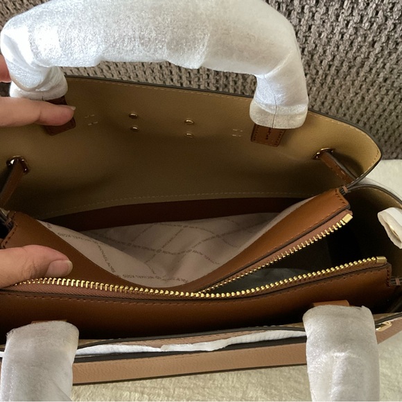 FINAL PRICE‼️ NWT Michael Kors Reed Leather Belted Large Satchel - Picture 13 of 16